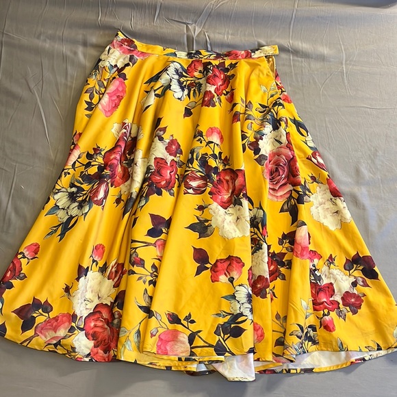 Modcloth | Yellow Floral Print Skirt |  S - Picture 1 of 2